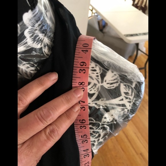 Express  large V neck w/attached sheer scarf that can be tied or wrapped NWOT - Picture 11 of 14